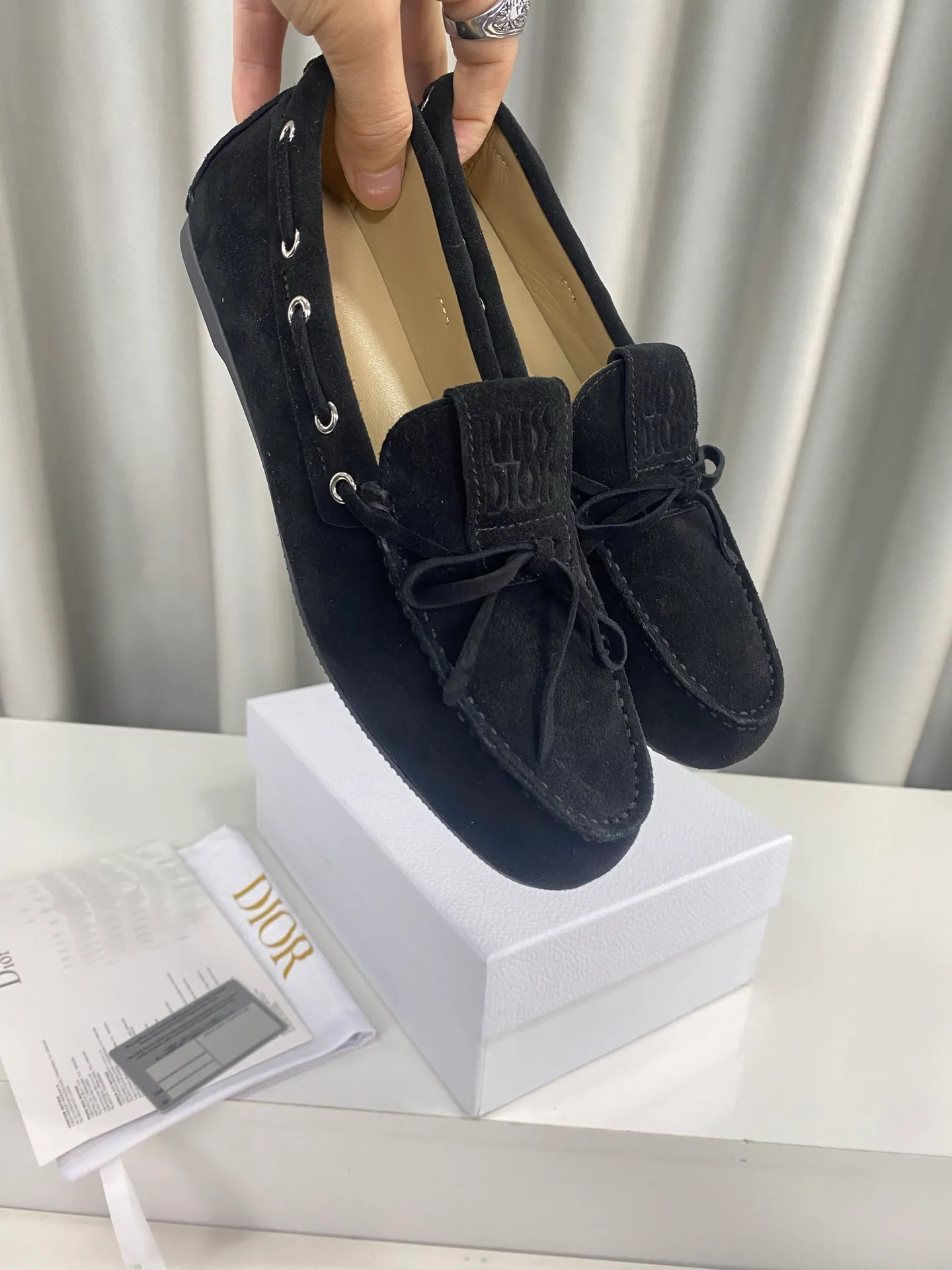 👟👟Ex-factory price 480👟👟 Women's shoes Women's clothing "Exclusive top version" DIOR Dior~25vs spring and summer popular casual flat loafer series... A shoe that does not conflict with shirts, simple partition design, a spring must-have, can be worn with any pants or skirt, very comfortable and beautiful on the feet... ❶Fabric: Original customized cow suede ❷Inner: Original customized sheepskin ❸Feet: sheepskin ❹Outsole: original molded wear-resistant rubber ❺Number of codes: 35-39 (40 customizations are non-refundable) ❻Packaging: Original full set of packaging ☀Color: 5 colors available simultaneously on the official website
